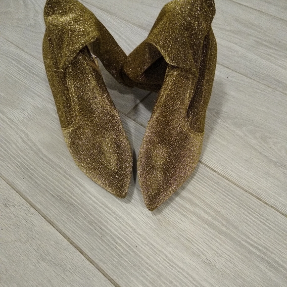 Shoes - Picture 5 of 5